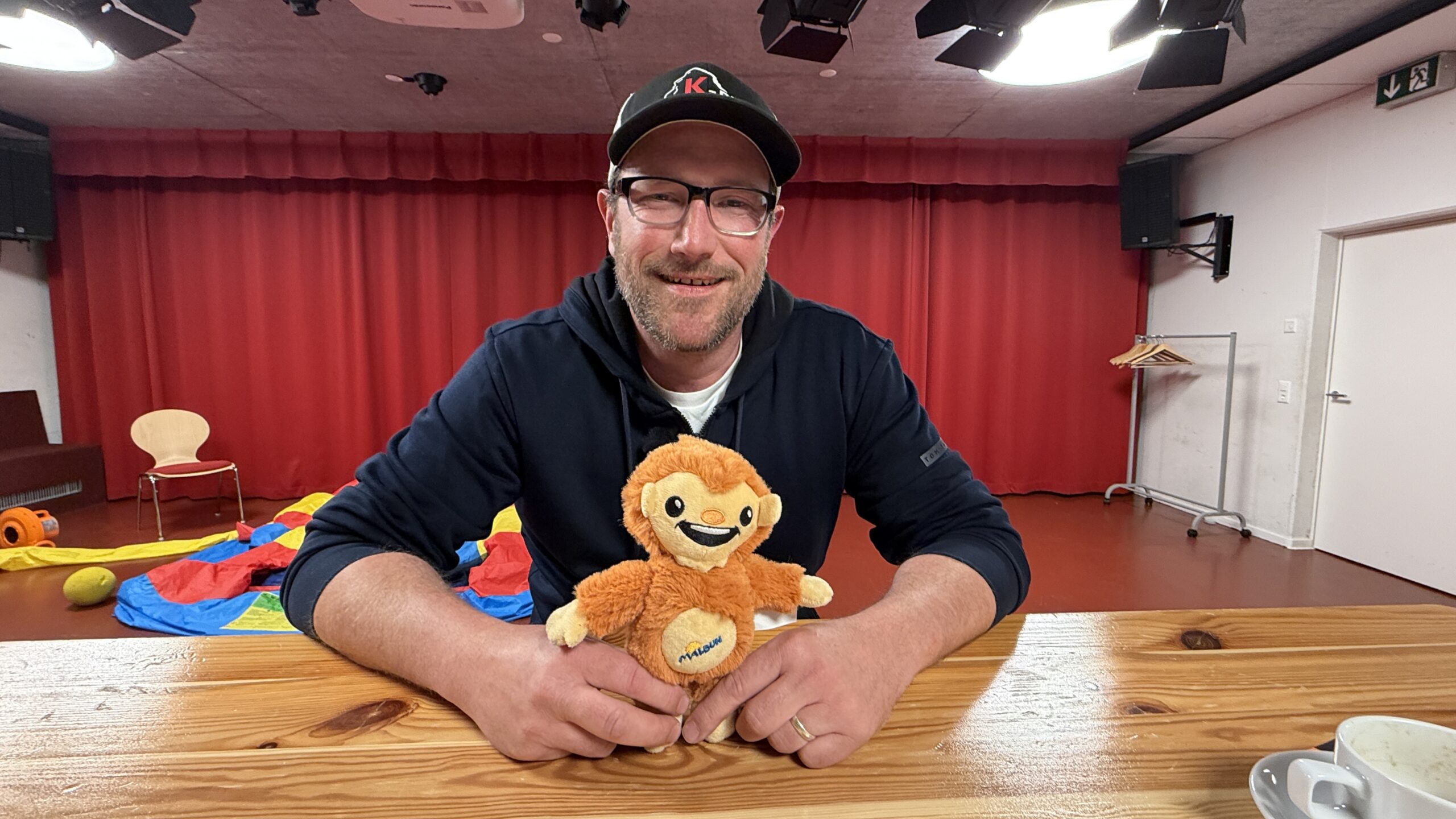 Andy Konrad im Ka-Bum Kindertheater in Malbun. Foto: Bandi Koeck