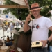 Sifu Günter König aus Tisis hatte sichtlich Spaß bei den Verkäufen. Fotos: Bandi Koeck