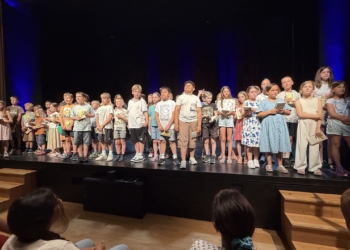 Die 60 Kinder, deren Beiträge im Buch 