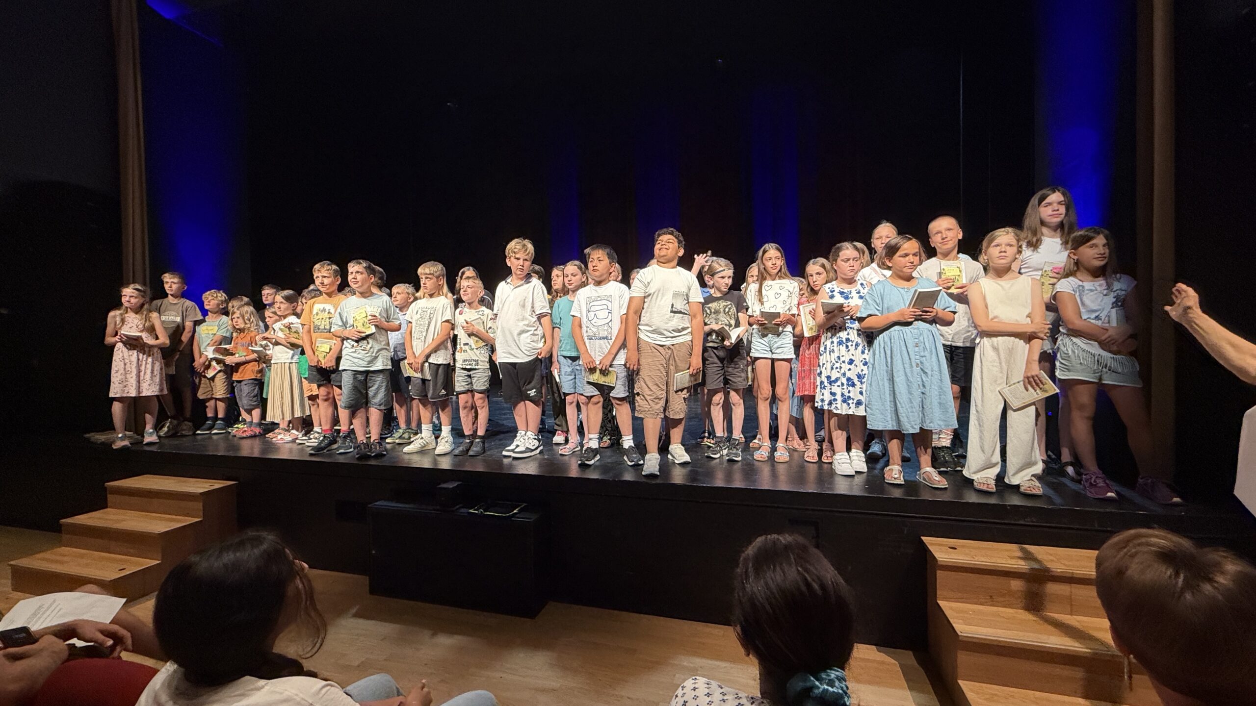 Die 60 Kinder, deren Beiträge im Buch