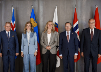 EFTA Generalsekretär Kurt Jäger, Regierungschefin-Stellvertreterin Sabine Monauni, Aussenministerin Þorgerður Katrín Gunnarsdóttir (Island), Aussenminister Espen Barth Eide (Norwegen), Bundespräsident Guy Parmelin (Schweiz). Bildrechte: EFTA Secretary
