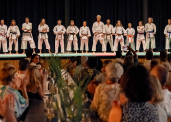 Die Show der Erwachsenen sorgte für staunende Gesichter. Foto: Fotoclub Kontakt Feldkirch