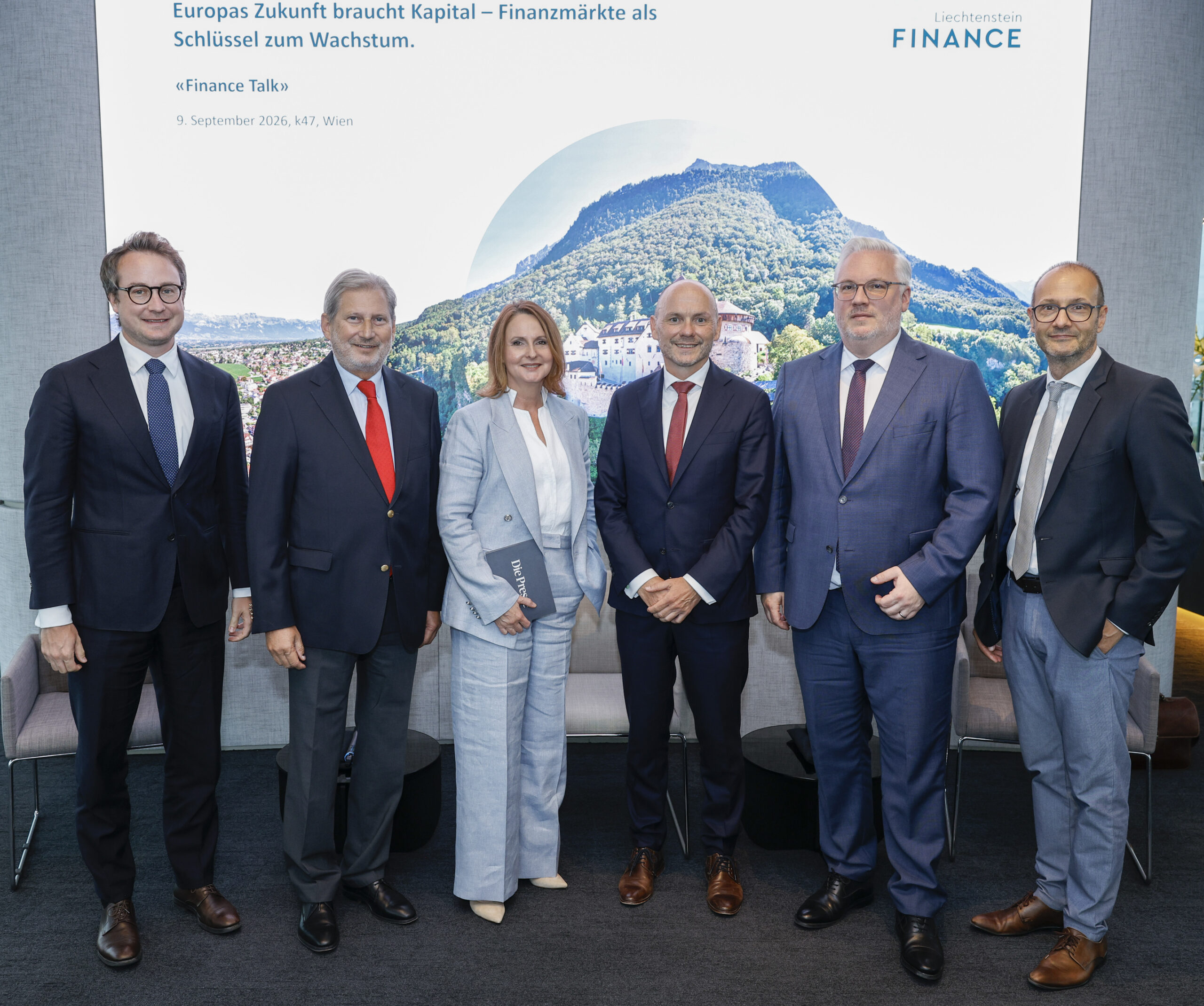 Stephan Agnolazza (Liechtenstein Finance), Johannes Hahn, Präsident der Österreichischen Nationalbank, Eva Komarek von