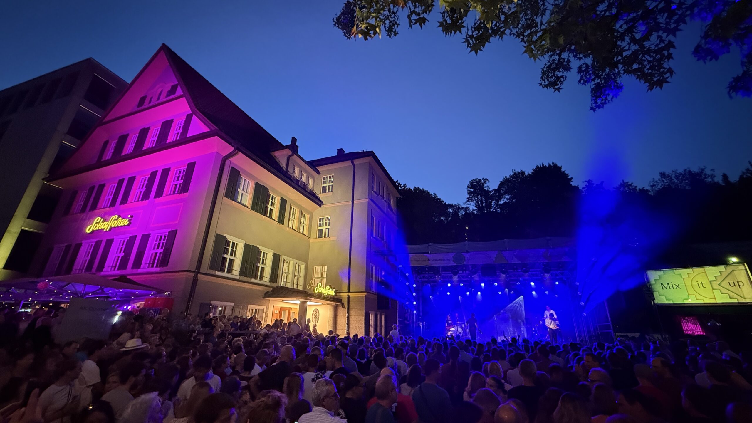 Ein geniales open-air-Erlebnis Mitten in Feldkirch. Fotos: Bandi Koeck