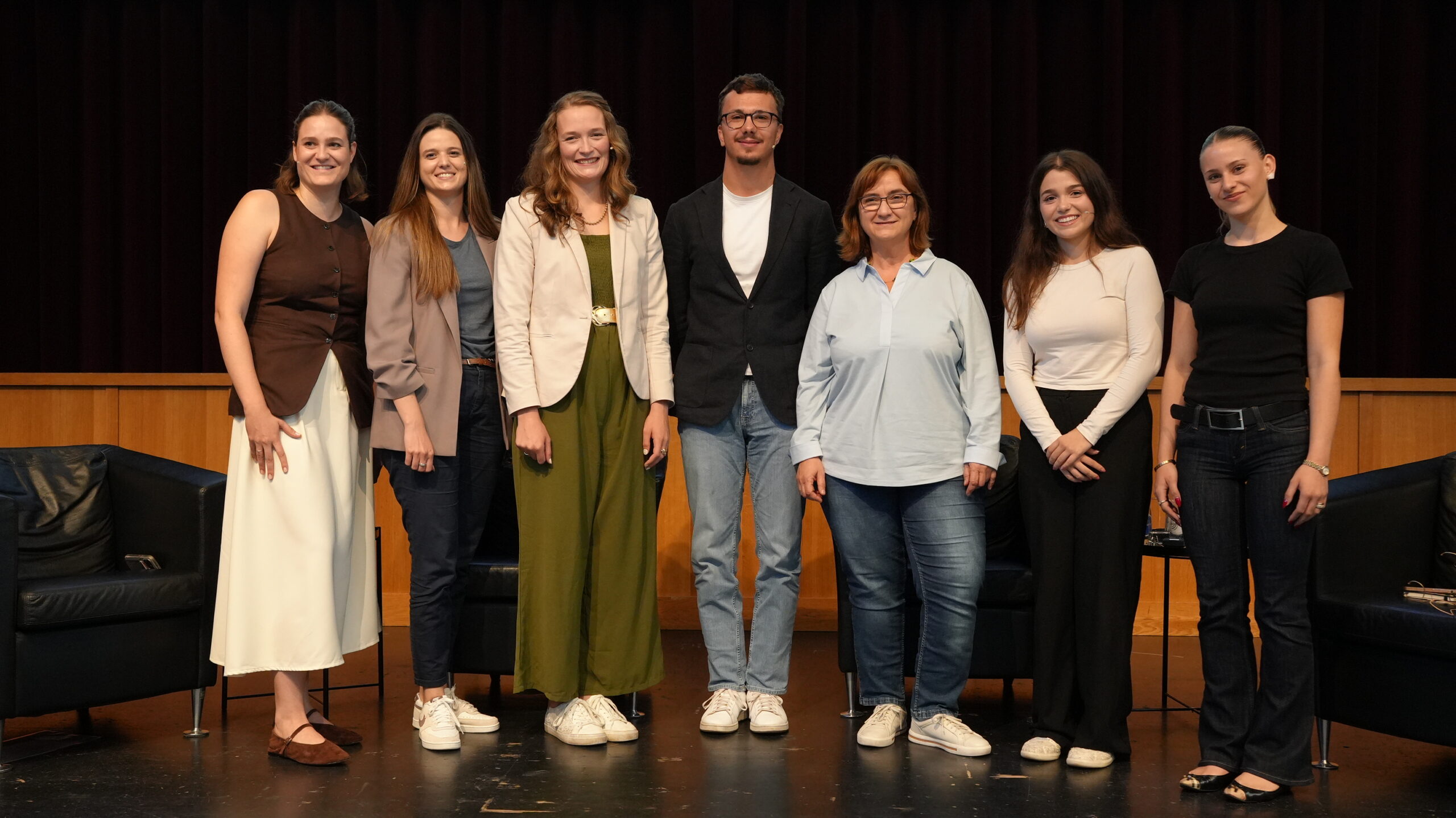 Lisa von Reden, Karin Frick, Carolin Brändle, Michael Schädler, Carolin Blume, Tuana Türkyilmaz und Muriel Specht. (Bild: zvg, aha)