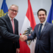 Regierungsrat Daniel Oehry und Bundesminister Christoph Wiederkehr bei der Begrüssung. (Quelle: Alexander Zillbauer)