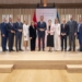 Landesamtsdirektor Philipp Abbrederis, Landesrat Marco Tittler, Landesstatthalter Christoph Bitschi, Landesrat Markus Klien, Landesrat Christian Gantner, Landesrätin Martina Rüscher, Landesrätin Barbara Schöbi-Fink, Landeshauptmann Markus Wallner, Regierungschefin Brigitte Haas, Regierungschefin-Stellvertreterin Sabine Monauni, Regierungsrat Hubert Büchel, Regierungsrat Emanuel Schädler, Regierungssekretär Michael Hasler, Botschafter Simon Biedermann. Foto: IKR/Gianluca Urso