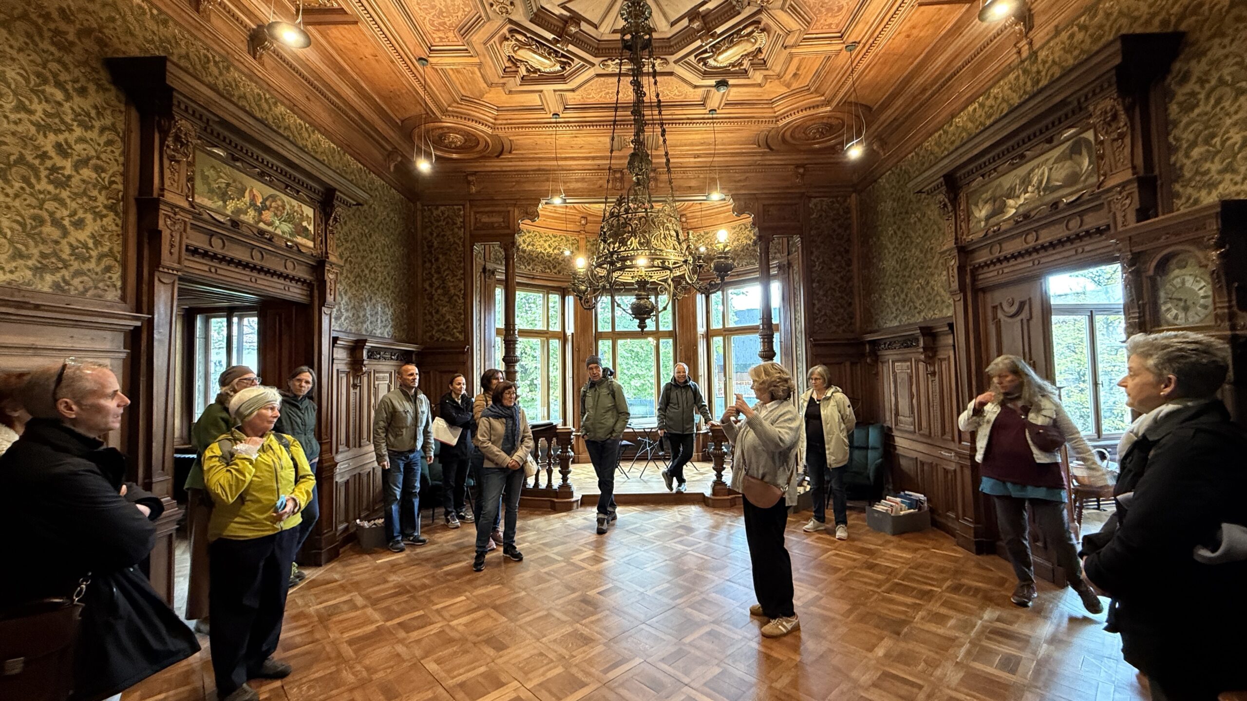 Einblicke ins wunderschön renovierte Literaturhaus. Fotos: Bandi Koeck
